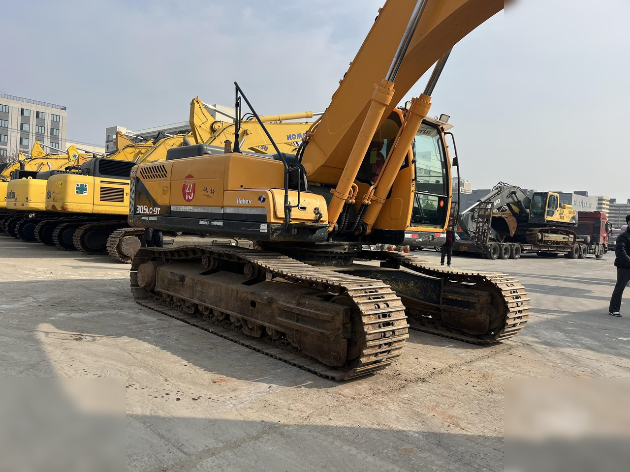 HYUNDAI ROBEX 305 LC-9T - Kāpurķēžu ekskavators: foto 4 HYUNDAI ROBEX 305 LC-9T - Kāpurķēžu ekskavators: foto 4