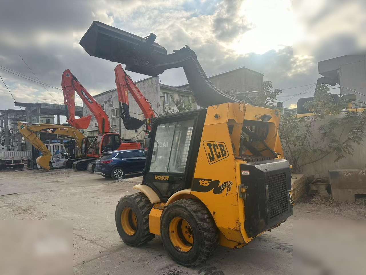 JCB 185 - Kompaktiekrāvējs: foto 4 JCB 185 - Kompaktiekrāvējs: foto 4