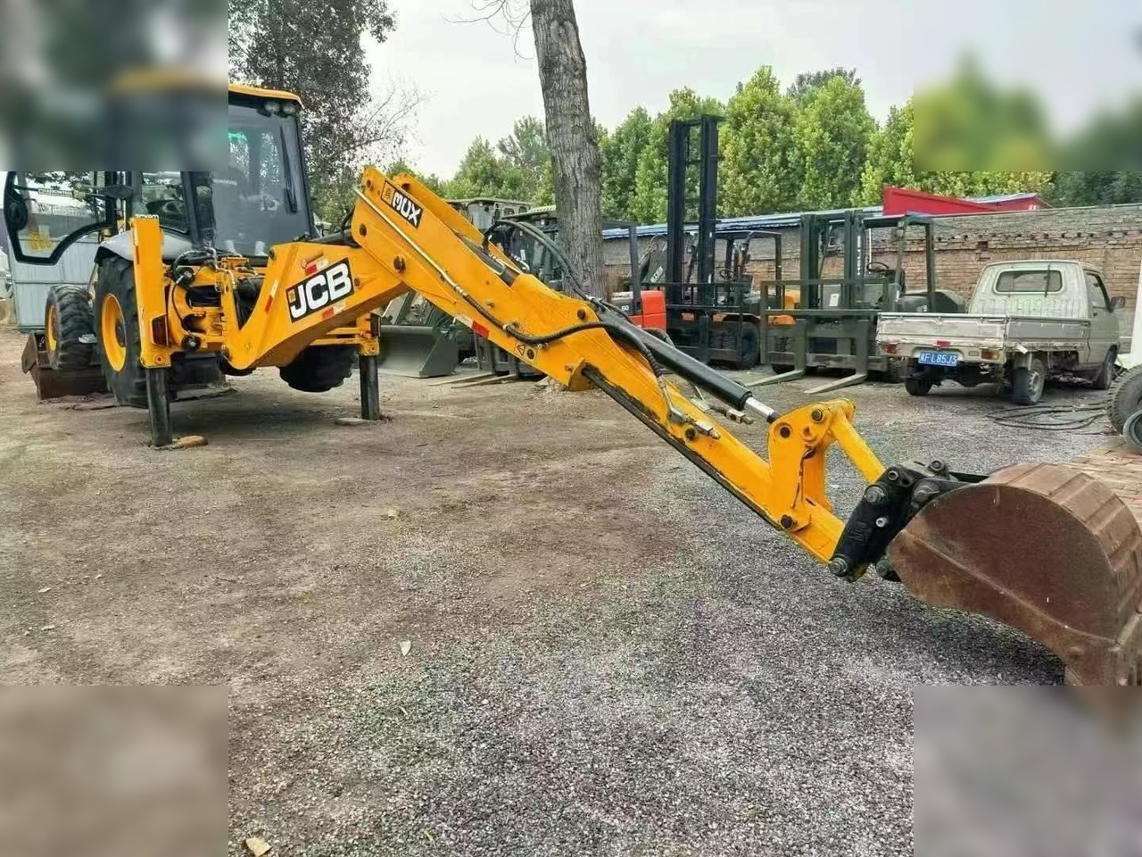JCB 3CX - Ekskavators-iekrāvējs: foto 5 JCB 3CX - Ekskavators-iekrāvējs: foto 5