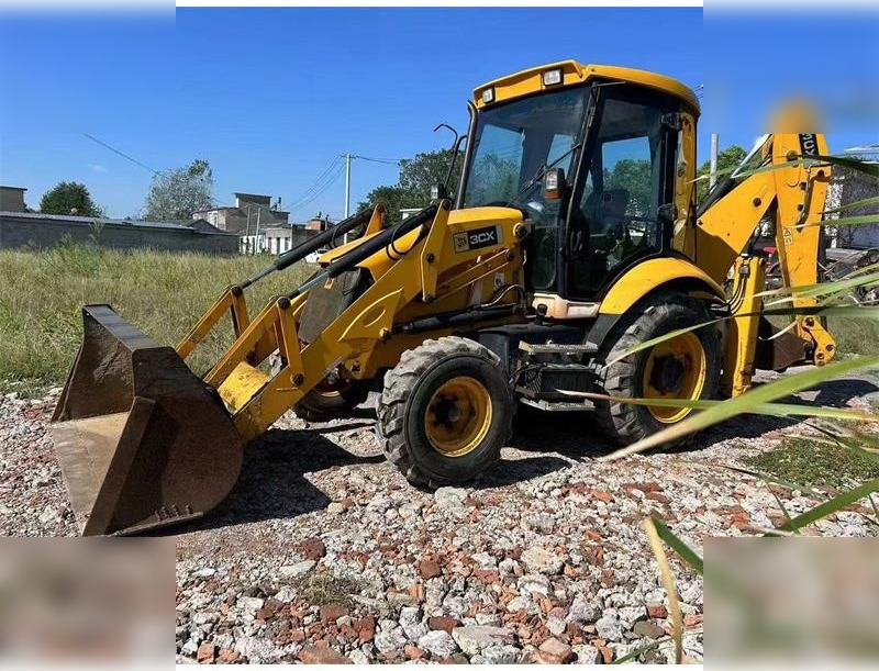JCB 3CX - Ekskavators-iekrāvējs: foto 1 JCB 3CX - Ekskavators-iekrāvējs: foto 1