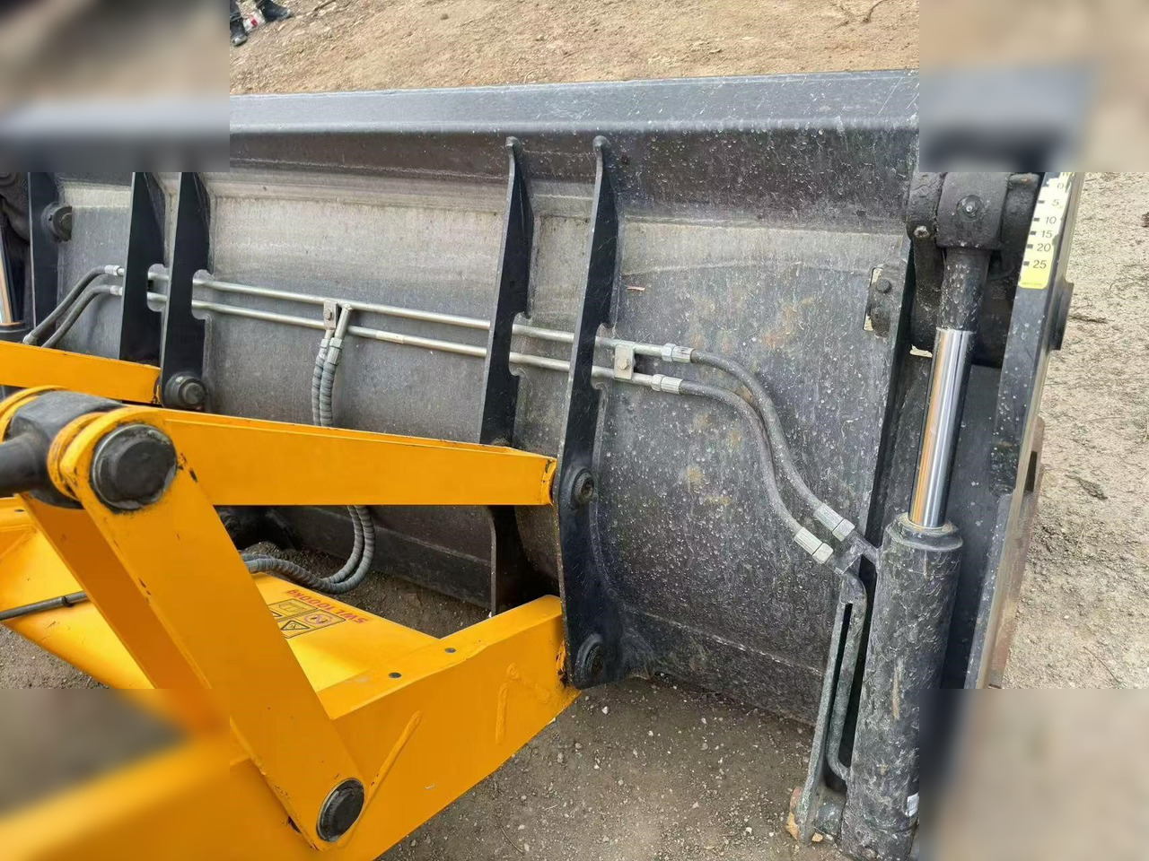 JCB 3CX - Ekskavators-iekrāvējs: foto 4 JCB 3CX - Ekskavators-iekrāvējs: foto 4