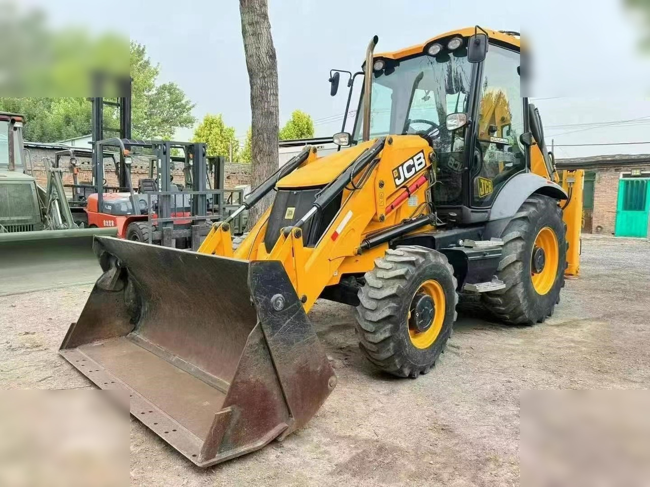 JCB 3CX - Ekskavators-iekrāvējs: foto 2 JCB 3CX - Ekskavators-iekrāvējs: foto 2