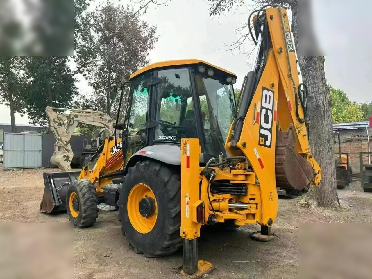 JCB 3CX - Ekskavators-iekrāvējs: foto 3 JCB 3CX - Ekskavators-iekrāvējs: foto 3