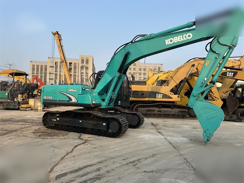 KOBELCO SK200-6E - Kāpurķēžu ekskavators: foto 1 KOBELCO SK200-6E - Kāpurķēžu ekskavators: foto 1