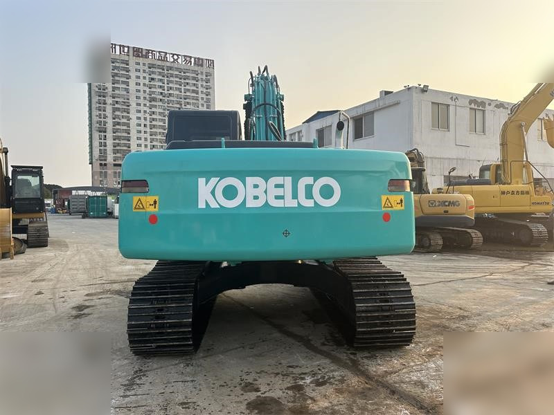KOBELCO SK200-6E - Kāpurķēžu ekskavators: foto 4 KOBELCO SK200-6E - Kāpurķēžu ekskavators: foto 4