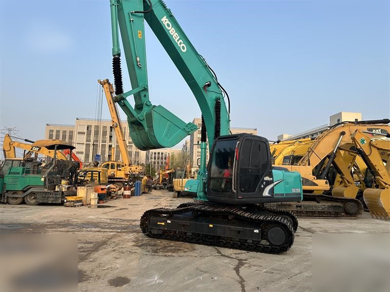 KOBELCO SK200-6E - Kāpurķēžu ekskavators: foto 3 KOBELCO SK200-6E - Kāpurķēžu ekskavators: foto 3