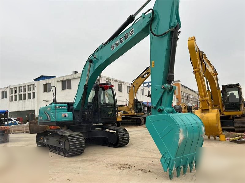 KOBELCO SK200-8 - Kāpurķēžu ekskavators: foto 3 KOBELCO SK200-8 - Kāpurķēžu ekskavators: foto 3