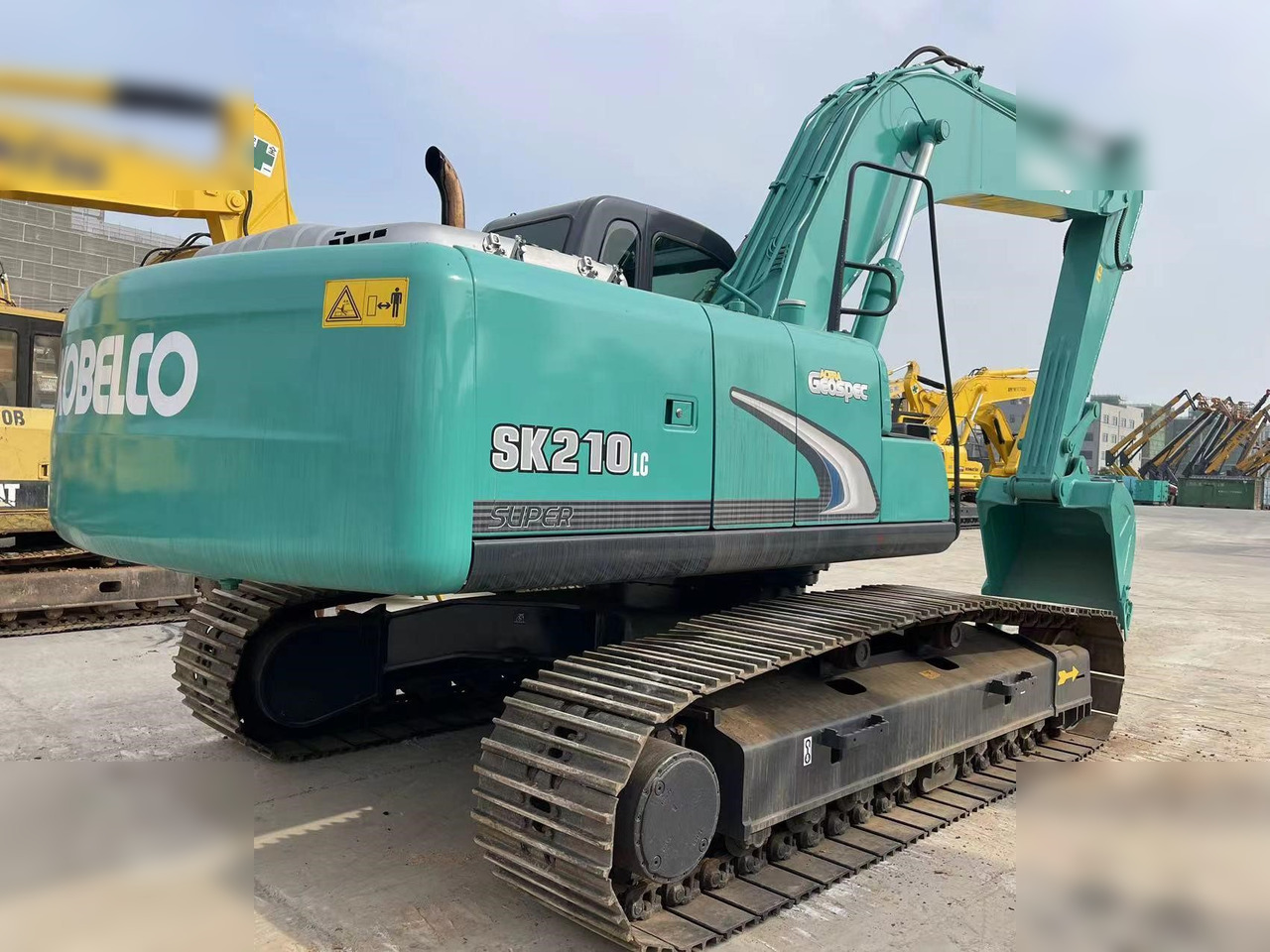 KOBELCO SK210 - Kāpurķēžu ekskavators: foto 5 KOBELCO SK210 - Kāpurķēžu ekskavators: foto 5
