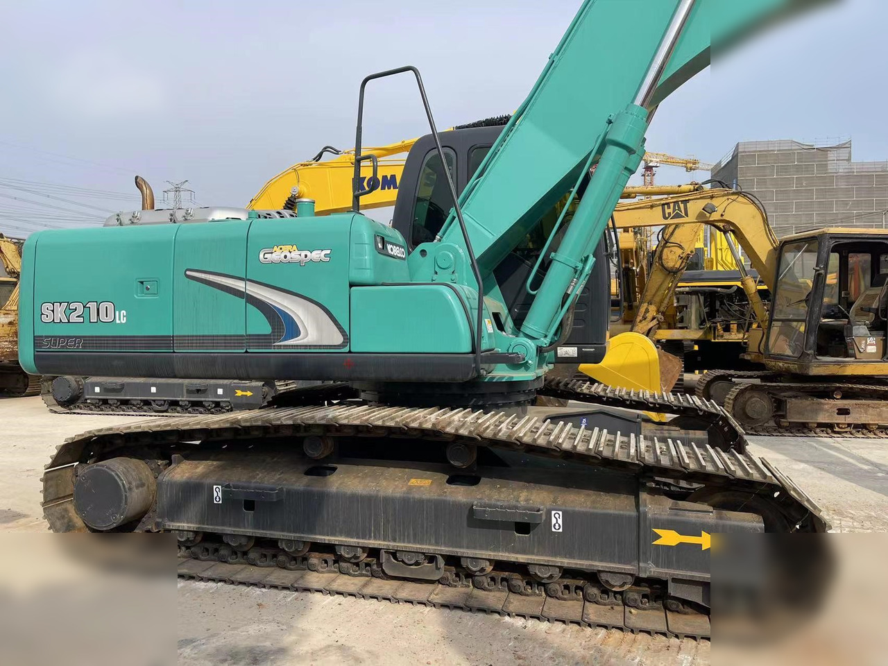 KOBELCO SK210 - Kāpurķēžu ekskavators: foto 2 KOBELCO SK210 - Kāpurķēžu ekskavators: foto 2