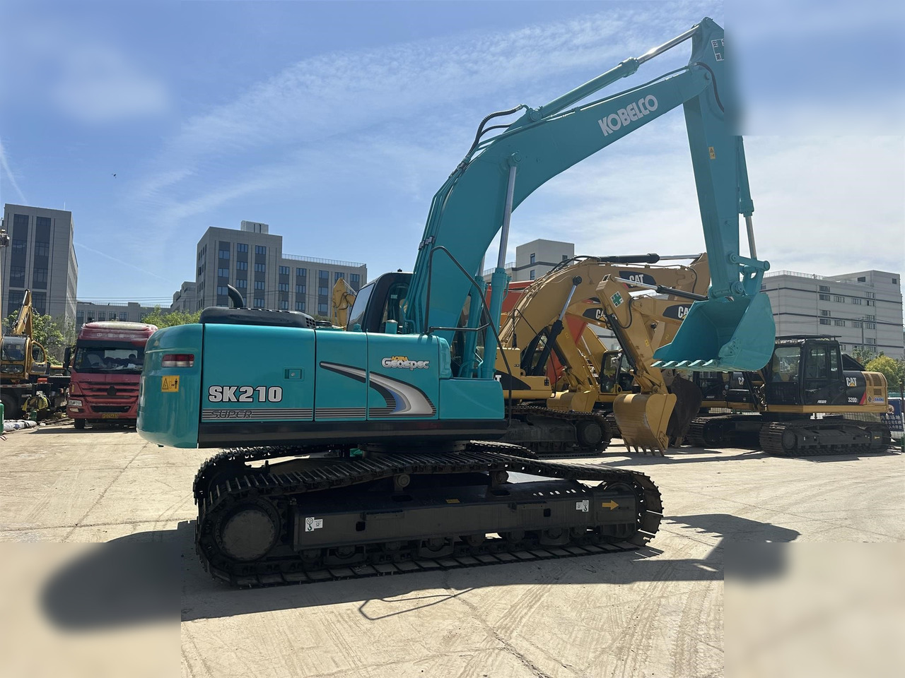 KOBELCO SK210 LC-8 - Kāpurķēžu ekskavators: foto 2 KOBELCO SK210 LC-8 - Kāpurķēžu ekskavators: foto 2