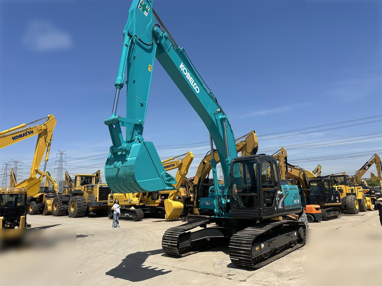 KOBELCO SK210 LC-8 - Kāpurķēžu ekskavators: foto 3 KOBELCO SK210 LC-8 - Kāpurķēžu ekskavators: foto 3