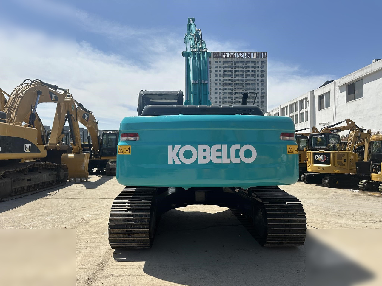 KOBELCO SK210 LC-8 - Kāpurķēžu ekskavators: foto 4 KOBELCO SK210 LC-8 - Kāpurķēžu ekskavators: foto 4