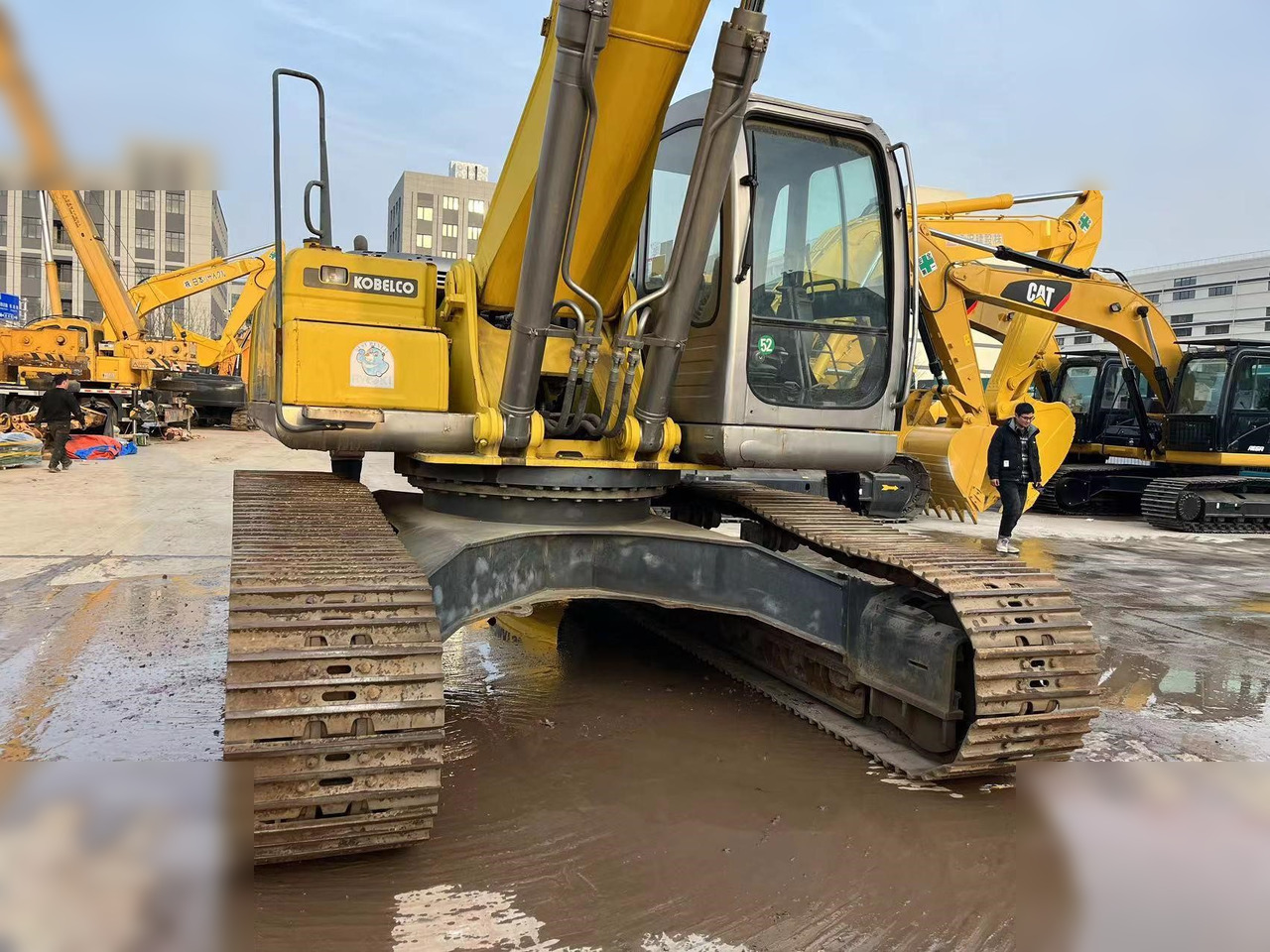 KOBELCO SK350 - Kāpurķēžu ekskavators: foto 4 KOBELCO SK350 - Kāpurķēžu ekskavators: foto 4