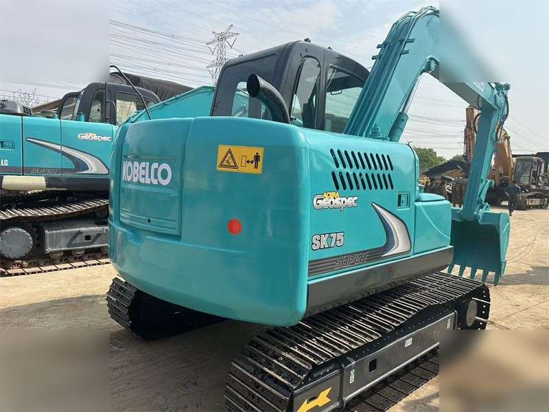 KOBELCO SK75-8 - Kāpurķēžu ekskavators: foto 4 KOBELCO SK75-8 - Kāpurķēžu ekskavators: foto 4
