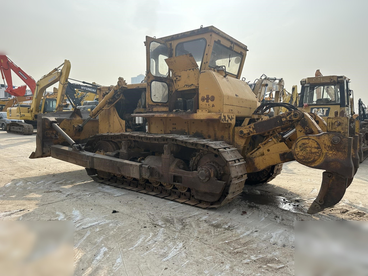KOMATSU D85-18 - Buldozers: foto 1 KOMATSU D85-18 - Buldozers: foto 1