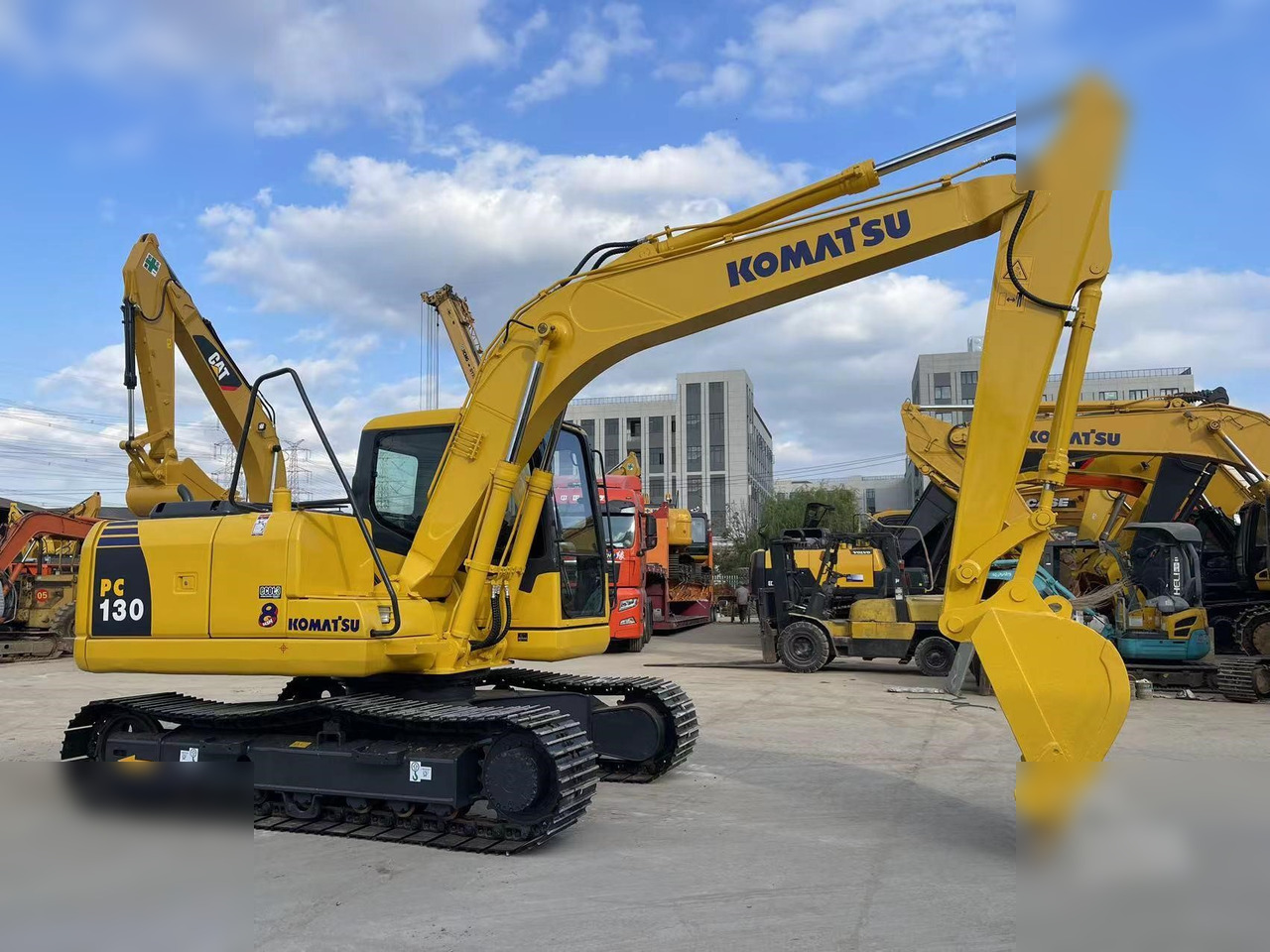 KOMATSU PC130-7 - Kāpurķēžu ekskavators: foto 2 KOMATSU PC130-7 - Kāpurķēžu ekskavators: foto 2