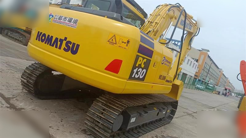 KOMATSU PC130-7 - Kāpurķēžu ekskavators: foto 3 KOMATSU PC130-7 - Kāpurķēžu ekskavators: foto 3