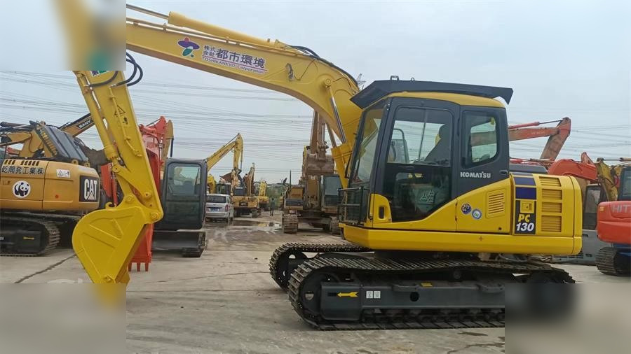KOMATSU PC130-7 - Kāpurķēžu ekskavators: foto 4 KOMATSU PC130-7 - Kāpurķēžu ekskavators: foto 4