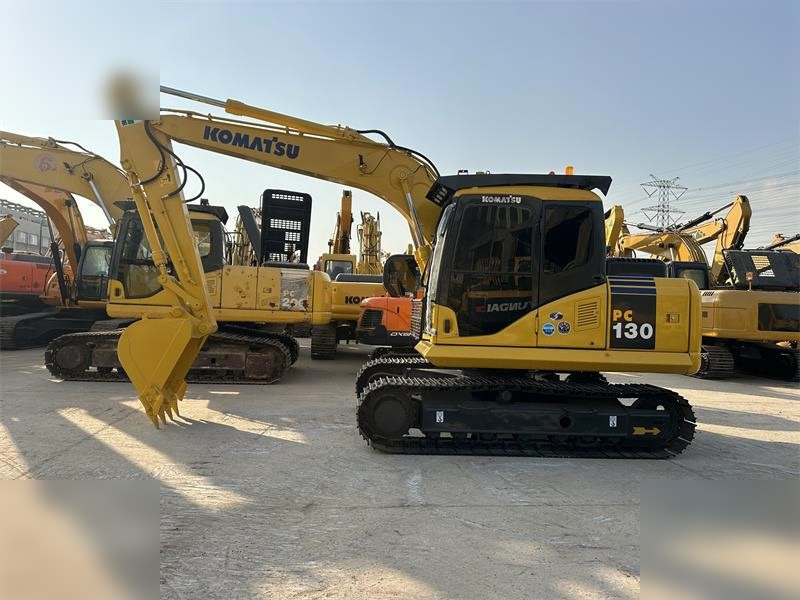 KOMATSU PC130-7 - Kāpurķēžu ekskavators: foto 1 KOMATSU PC130-7 - Kāpurķēžu ekskavators: foto 1