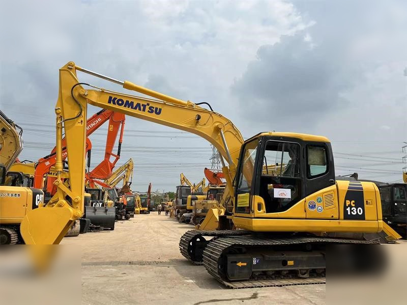 KOMATSU PC130-7 - Kāpurķēžu ekskavators: foto 5 KOMATSU PC130-7 - Kāpurķēžu ekskavators: foto 5
