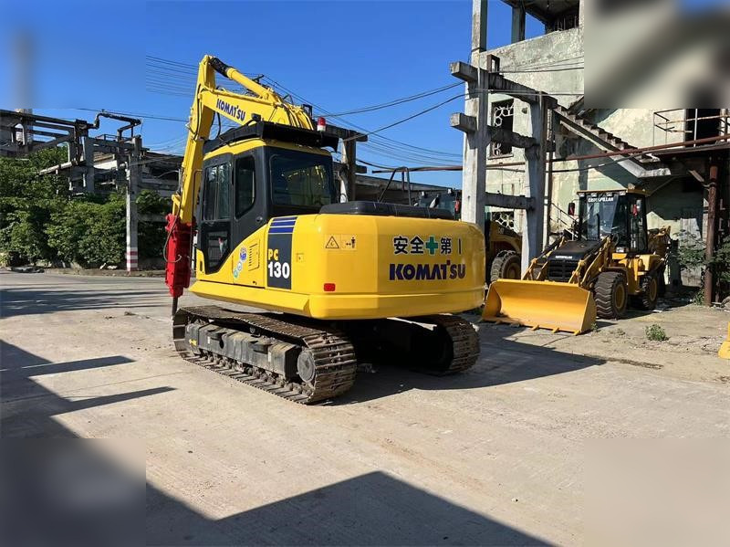 KOMATSU PC130-7 - Kāpurķēžu ekskavators: foto 1 KOMATSU PC130-7 - Kāpurķēžu ekskavators: foto 1