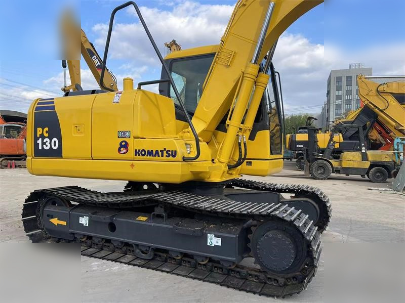 KOMATSU PC130-7 - Kāpurķēžu ekskavators: foto 4 KOMATSU PC130-7 - Kāpurķēžu ekskavators: foto 4