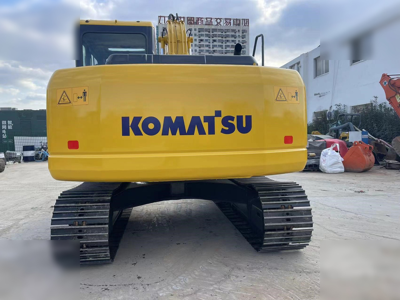 KOMATSU PC130-7 - Kāpurķēžu ekskavators: foto 4 KOMATSU PC130-7 - Kāpurķēžu ekskavators: foto 4