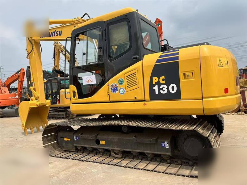 KOMATSU PC130-7 - Kāpurķēžu ekskavators: foto 1 KOMATSU PC130-7 - Kāpurķēžu ekskavators: foto 1