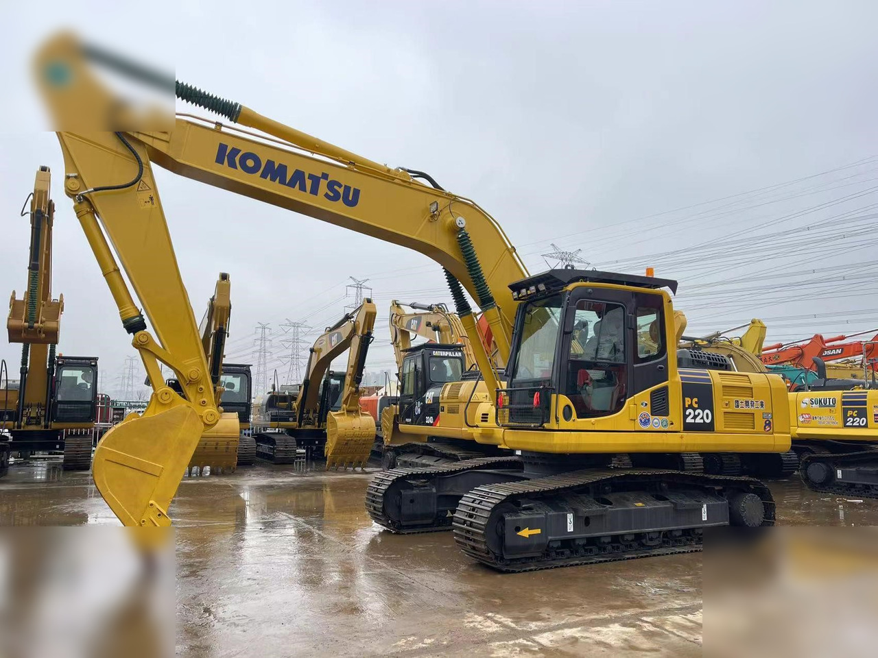 KOMATSU PC200-8 - Kāpurķēžu ekskavators: foto 2 KOMATSU PC200-8 - Kāpurķēžu ekskavators: foto 2