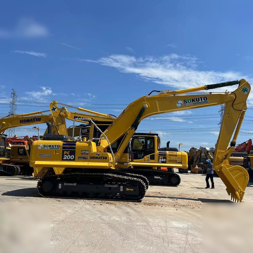 KOMATSU PC200-8 - Kāpurķēžu ekskavators: foto 2 KOMATSU PC200-8 - Kāpurķēžu ekskavators: foto 2