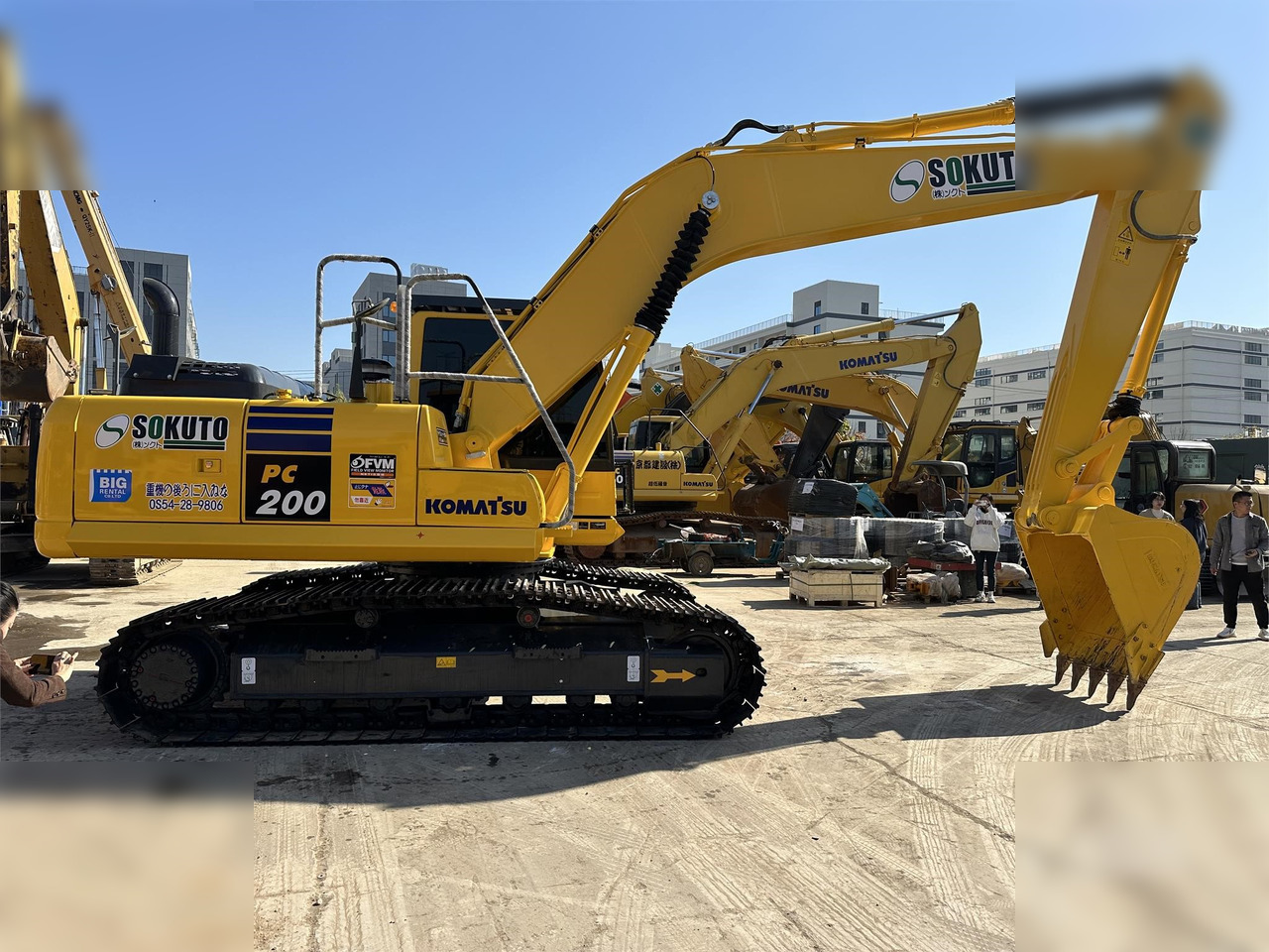 KOMATSU PC200-8 - Kāpurķēžu ekskavators: foto 3 KOMATSU PC200-8 - Kāpurķēžu ekskavators: foto 3