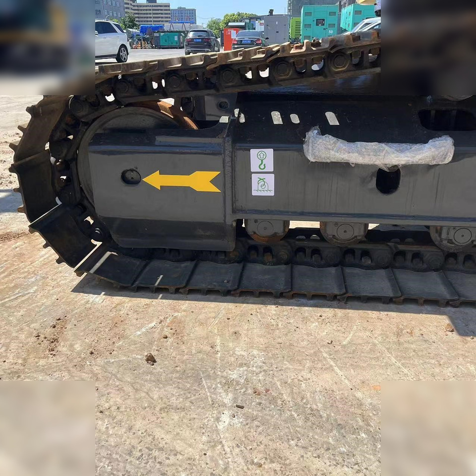 KOMATSU PC200-8 - Kāpurķēžu ekskavators: foto 4 KOMATSU PC200-8 - Kāpurķēžu ekskavators: foto 4