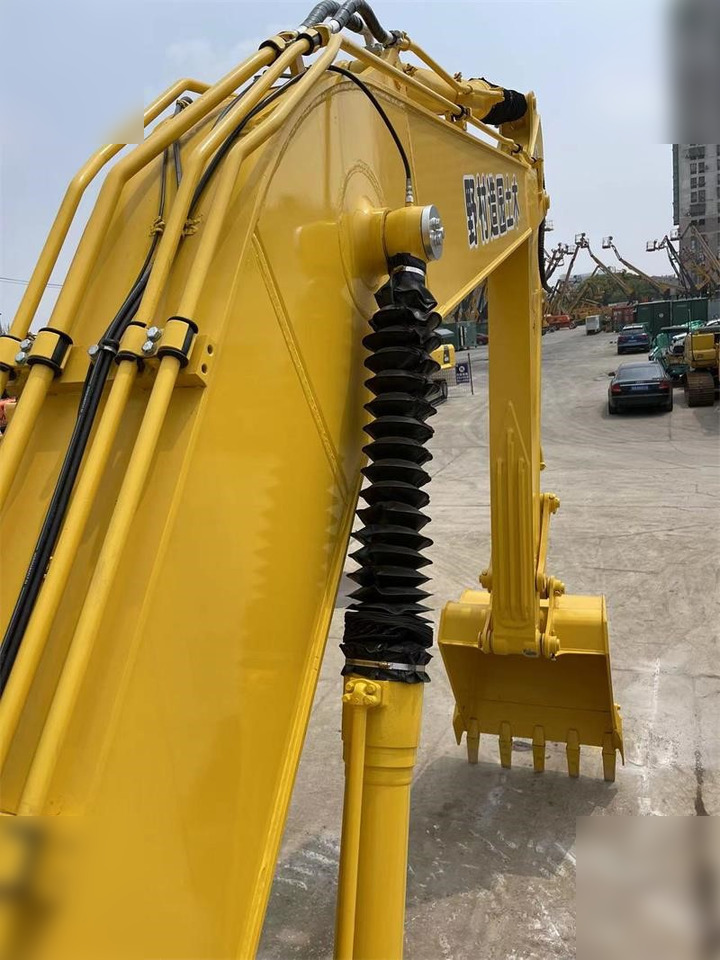 KOMATSU PC200-8 - Kāpurķēžu ekskavators: foto 5 KOMATSU PC200-8 - Kāpurķēžu ekskavators: foto 5