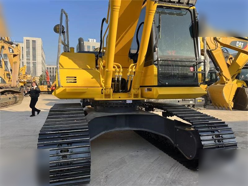 KOMATSU PC200-8N1 - Kāpurķēžu ekskavators: foto 4 KOMATSU PC200-8N1 - Kāpurķēžu ekskavators: foto 4