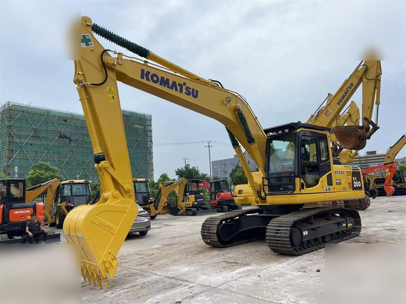 KOMATSU PC200-8N1 - Kāpurķēžu ekskavators: foto 3 KOMATSU PC200-8N1 - Kāpurķēžu ekskavators: foto 3