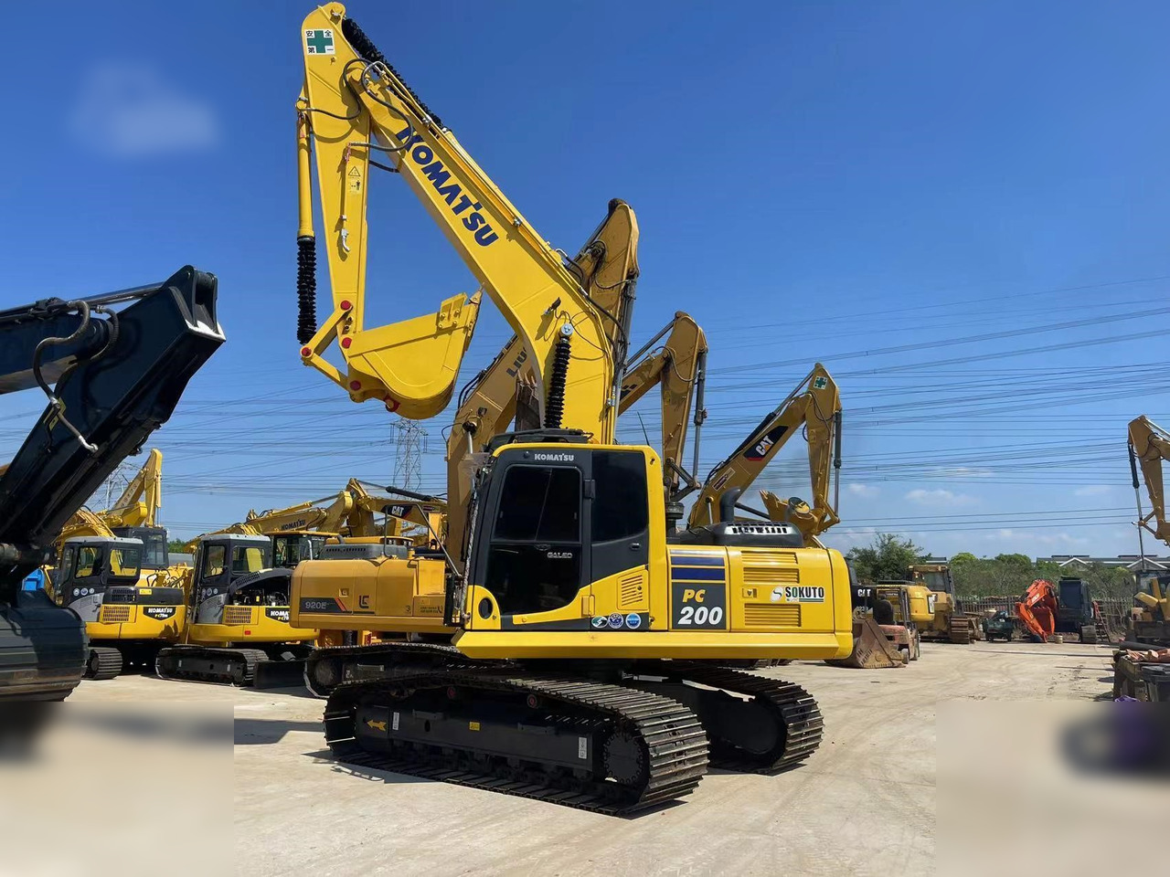 KOMATSU PC200-8N1 - Kāpurķēžu ekskavators: foto 2 KOMATSU PC200-8N1 - Kāpurķēžu ekskavators: foto 2