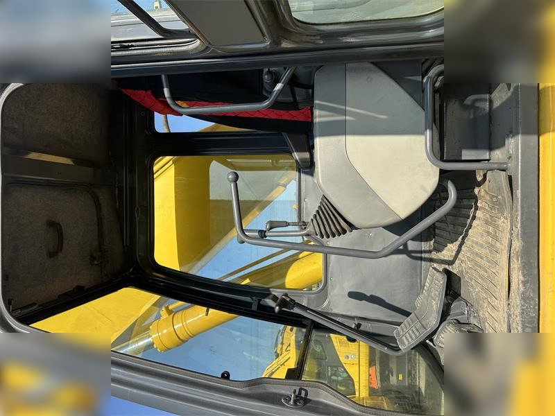 Kāpurķēžu ekskavators KOMATSU PC220-6: foto 6