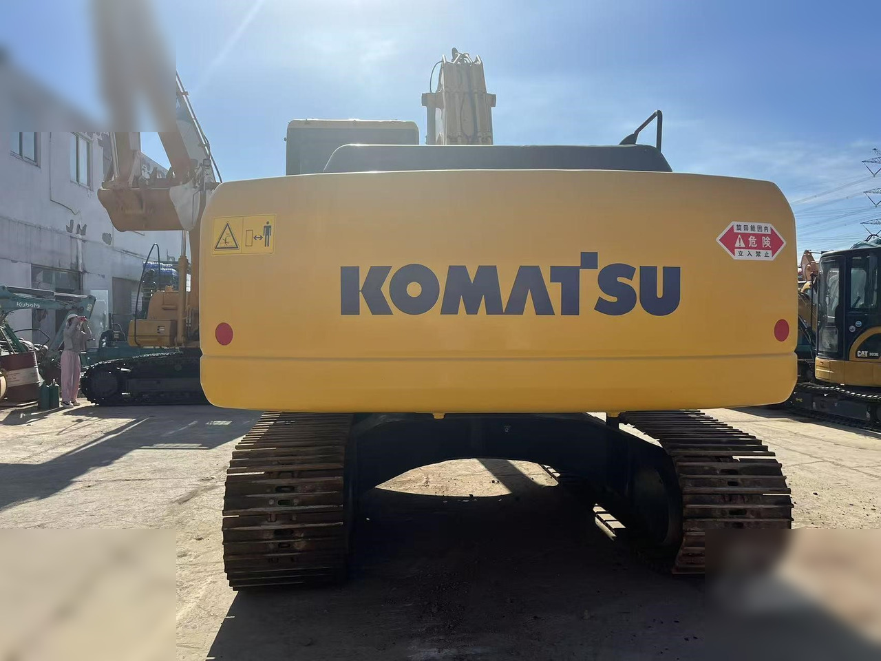 KOMATSU PC220-7 - Kāpurķēžu ekskavators: foto 5 KOMATSU PC220-7 - Kāpurķēžu ekskavators: foto 5