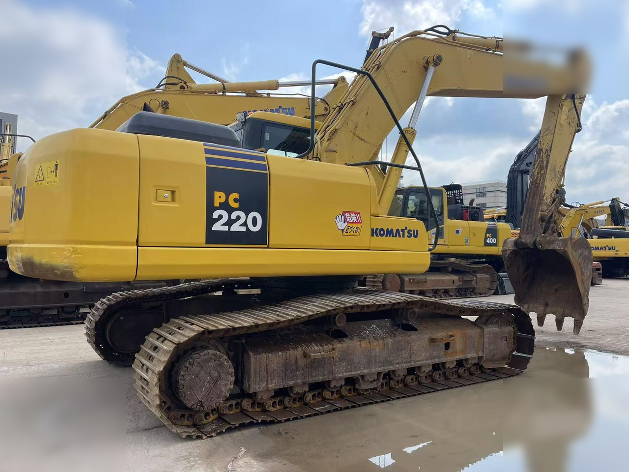 KOMATSU PC220-7 - Kāpurķēžu ekskavators: foto 4 KOMATSU PC220-7 - Kāpurķēžu ekskavators: foto 4