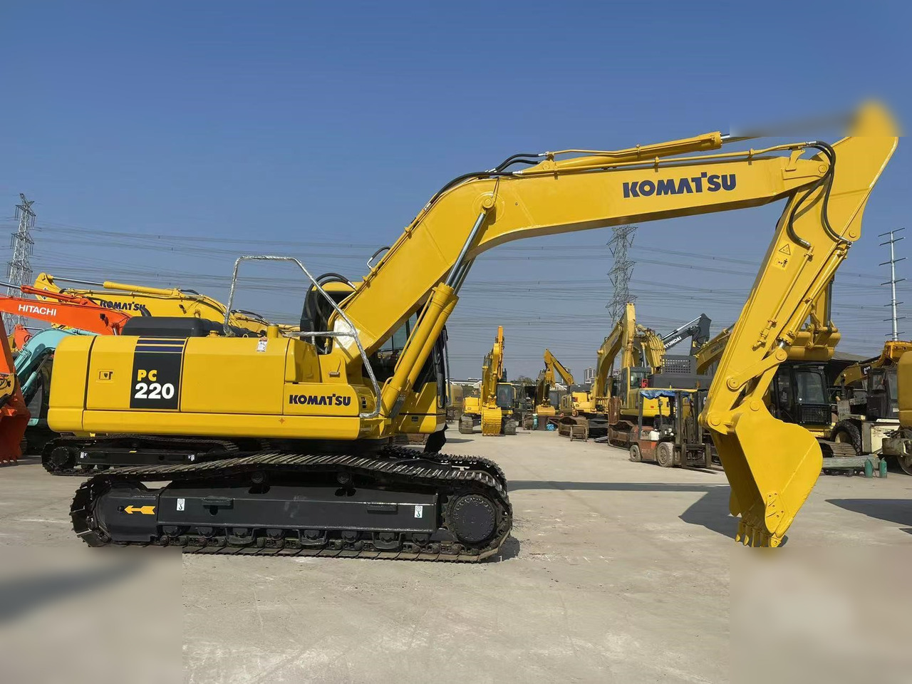 KOMATSU PC220-7 - Kāpurķēžu ekskavators: foto 5 KOMATSU PC220-7 - Kāpurķēžu ekskavators: foto 5