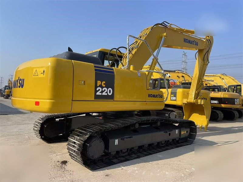 KOMATSU PC220-7 - Kāpurķēžu ekskavators: foto 2 KOMATSU PC220-7 - Kāpurķēžu ekskavators: foto 2
