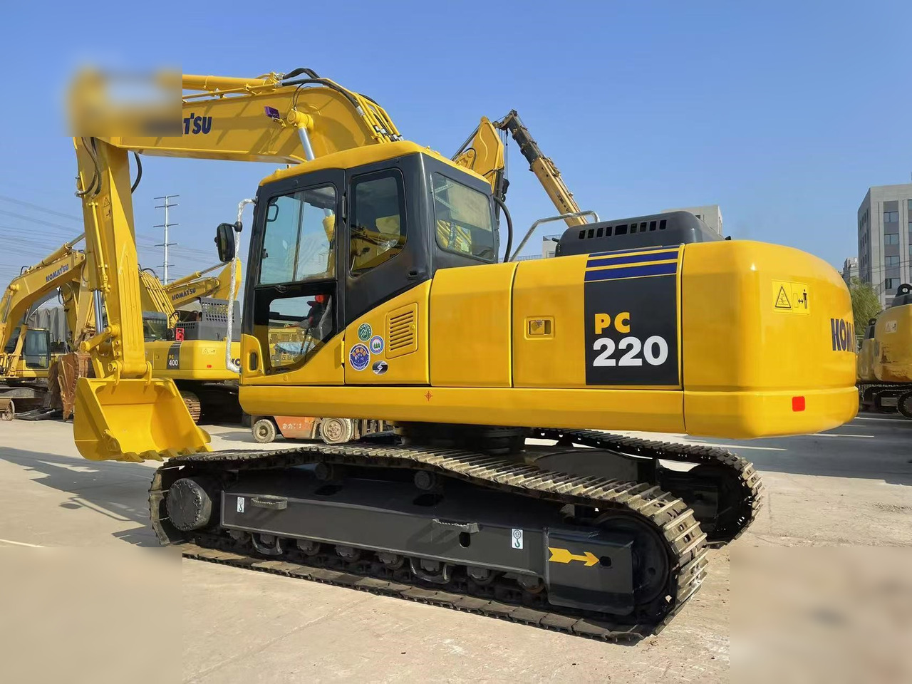 KOMATSU PC220-7 - Kāpurķēžu ekskavators: foto 4 KOMATSU PC220-7 - Kāpurķēžu ekskavators: foto 4