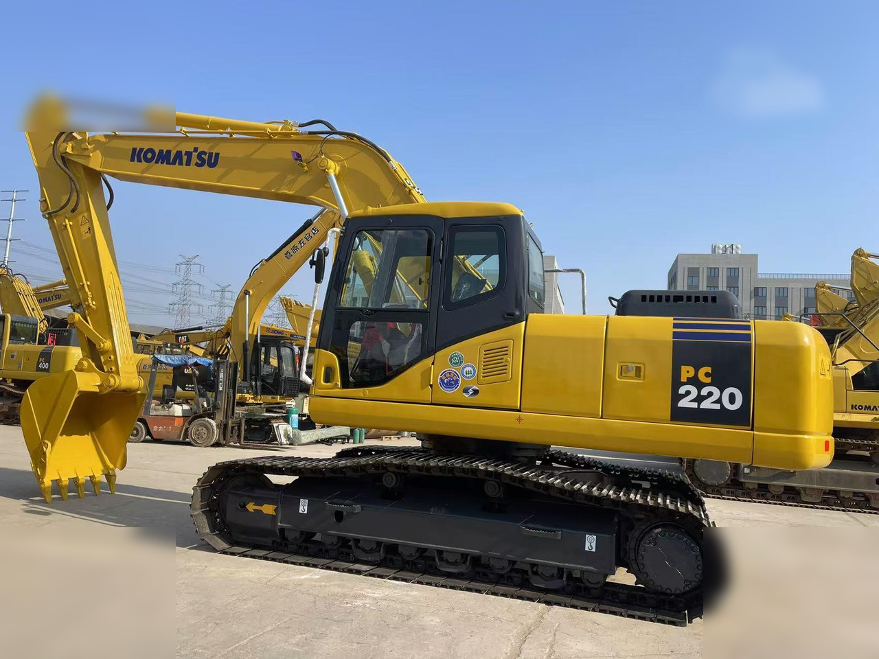 KOMATSU PC220-7 - Kāpurķēžu ekskavators: foto 2 KOMATSU PC220-7 - Kāpurķēžu ekskavators: foto 2