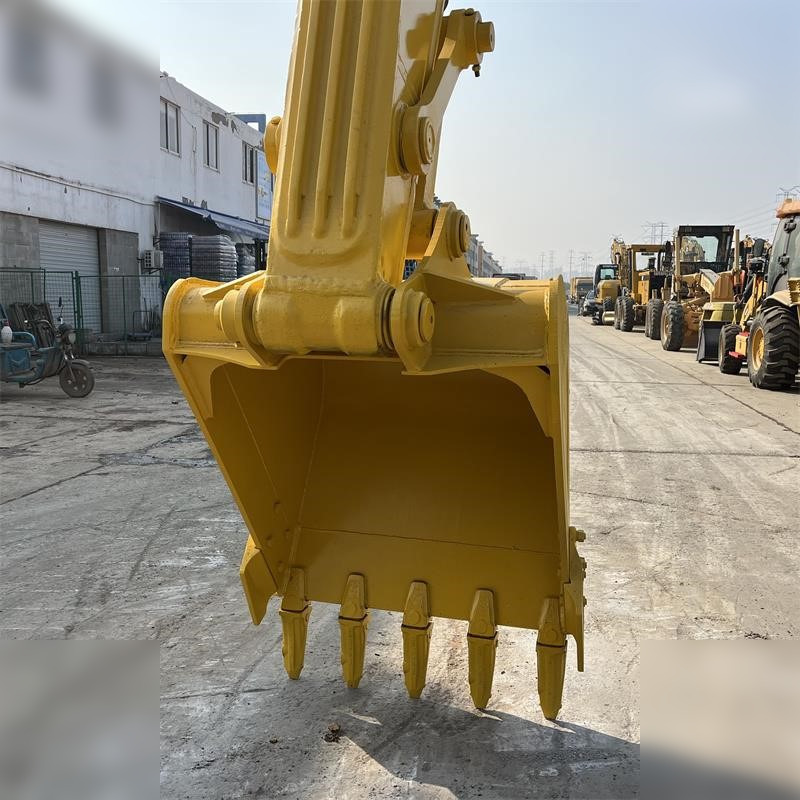 Kāpurķēžu ekskavators KOMATSU PC220-8: foto 9