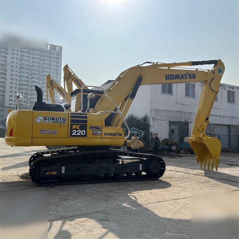 KOMATSU PC220-8 - Kāpurķēžu ekskavators: foto 2 KOMATSU PC220-8 - Kāpurķēžu ekskavators: foto 2