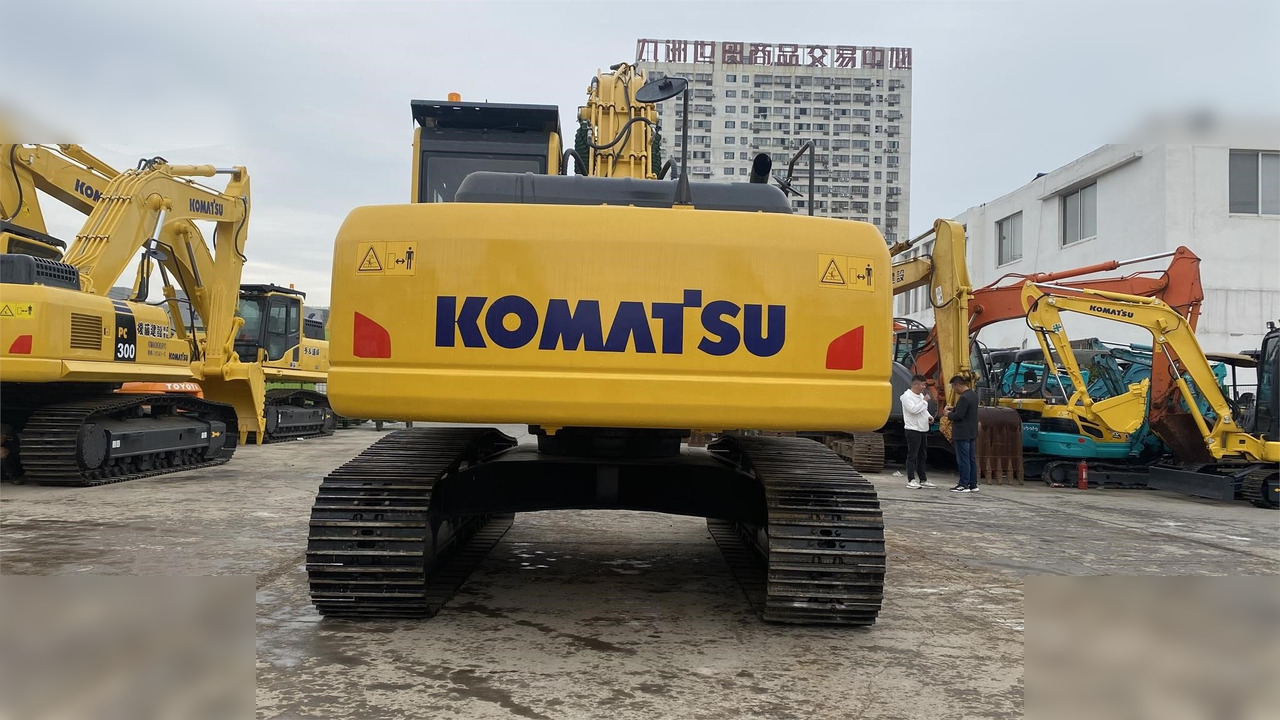 KOMATSU PC220-8 - Kāpurķēžu ekskavators: foto 2 KOMATSU PC220-8 - Kāpurķēžu ekskavators: foto 2