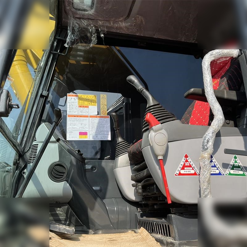 Kāpurķēžu ekskavators KOMATSU PC220-8: foto 6