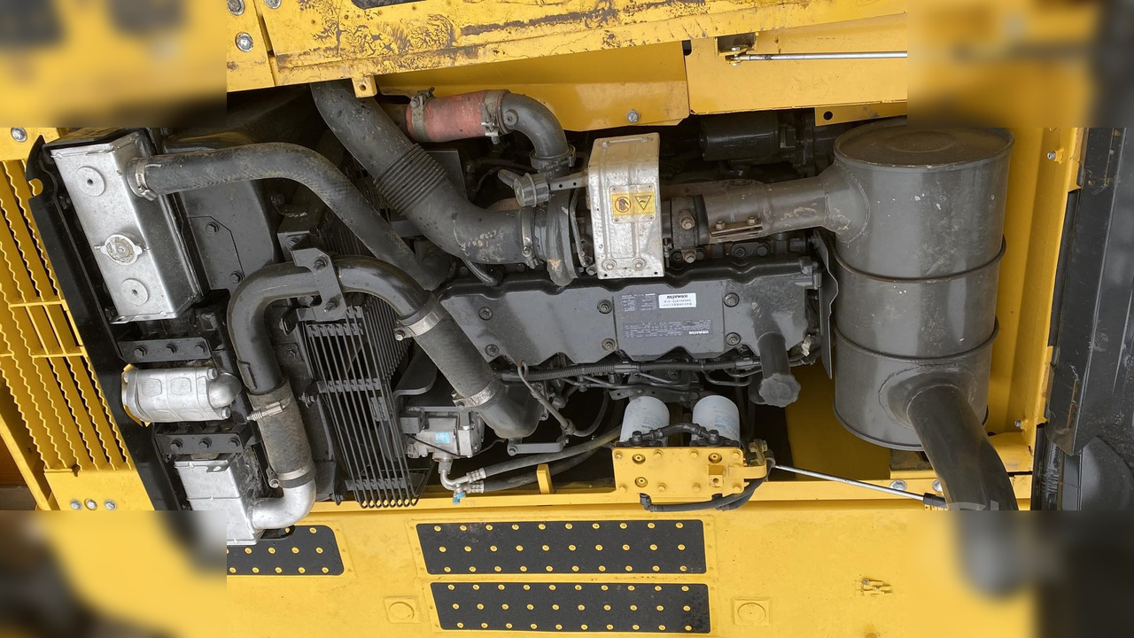 KOMATSU PC220-8 - Kāpurķēžu ekskavators: foto 4 KOMATSU PC220-8 - Kāpurķēžu ekskavators: foto 4