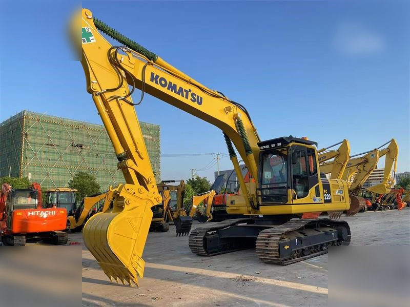 KOMATSU PC220-8 - Kāpurķēžu ekskavators: foto 4 KOMATSU PC220-8 - Kāpurķēžu ekskavators: foto 4