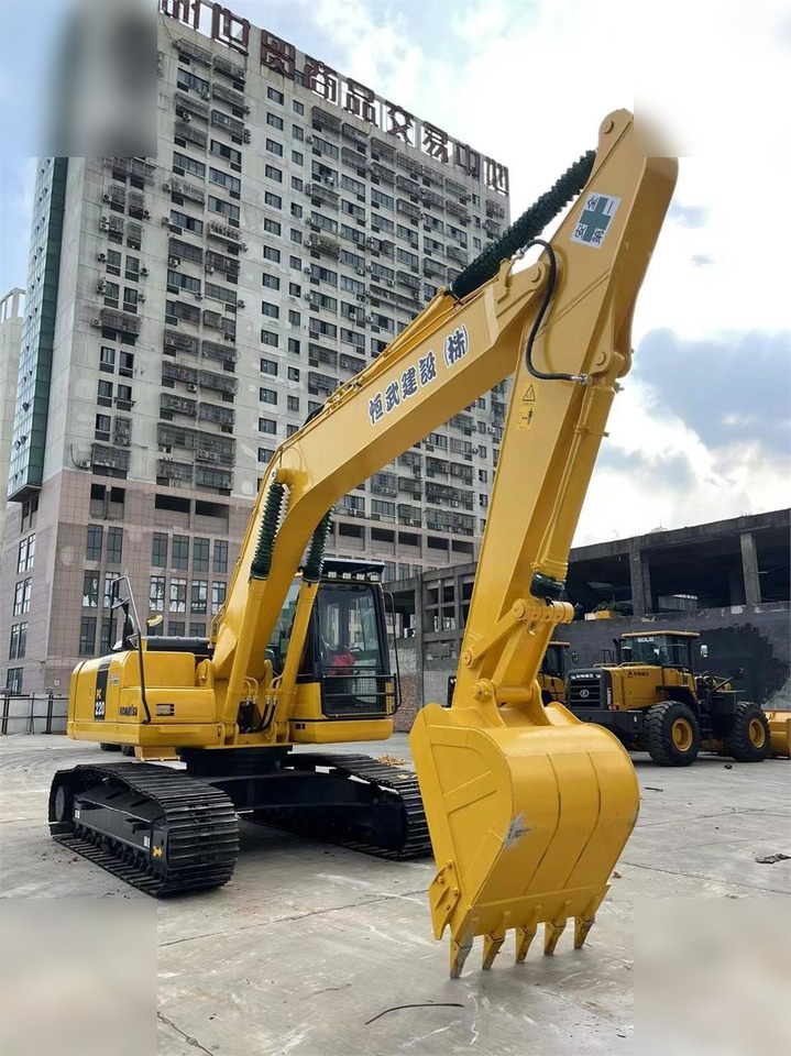 KOMATSU PC220-8 - Kāpurķēžu ekskavators: foto 4 KOMATSU PC220-8 - Kāpurķēžu ekskavators: foto 4